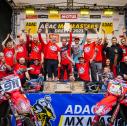 Teamwork makes the dream work: für das KMP Honda Racing Team powered by Krettek ist es die erste Meisterschaft im ADAC MX Masters